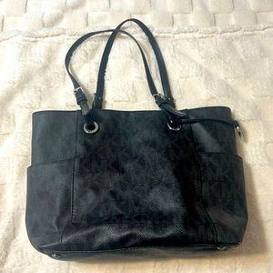 Black Michael Kors Jet Set Tote